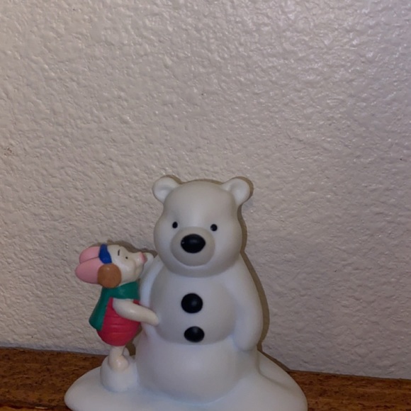 Pooh and piglet figure from Winnie the Pooh Christmas Village 1000 Acre ice pond - Picture 2 of 4